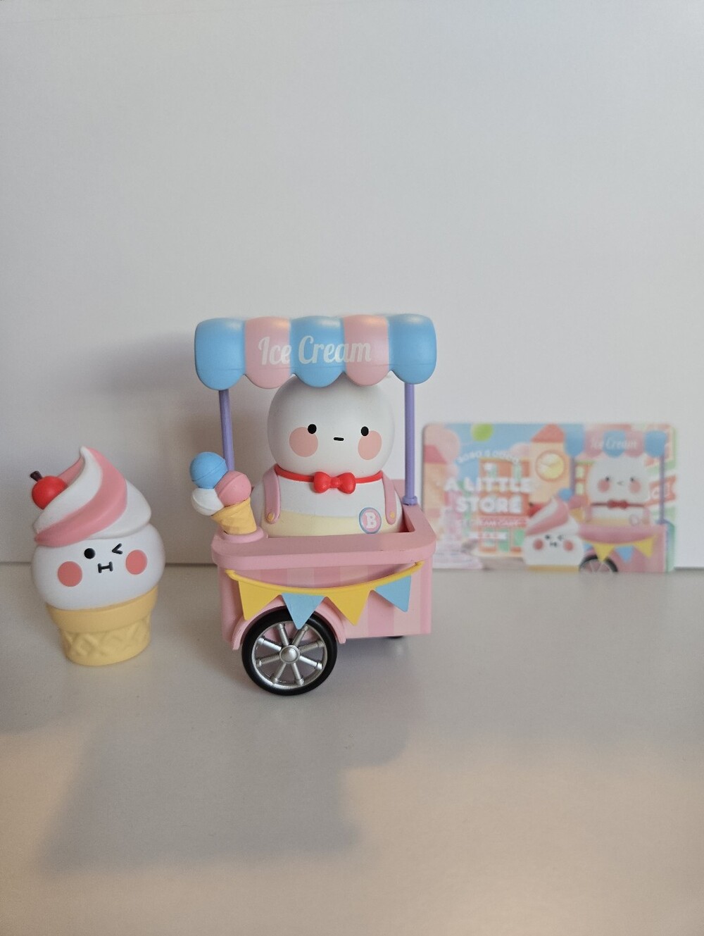 POPMART - Bobo & Coco A Little Store Series - Ice Cream Cart